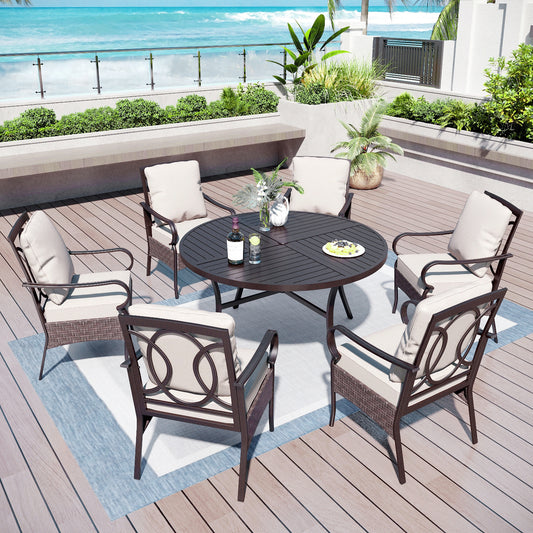 Captiva Designs 7 件套露台餐桌椅套装，配有带板顶的矩形桌子和藤制金属椅子以及可拆卸靠垫