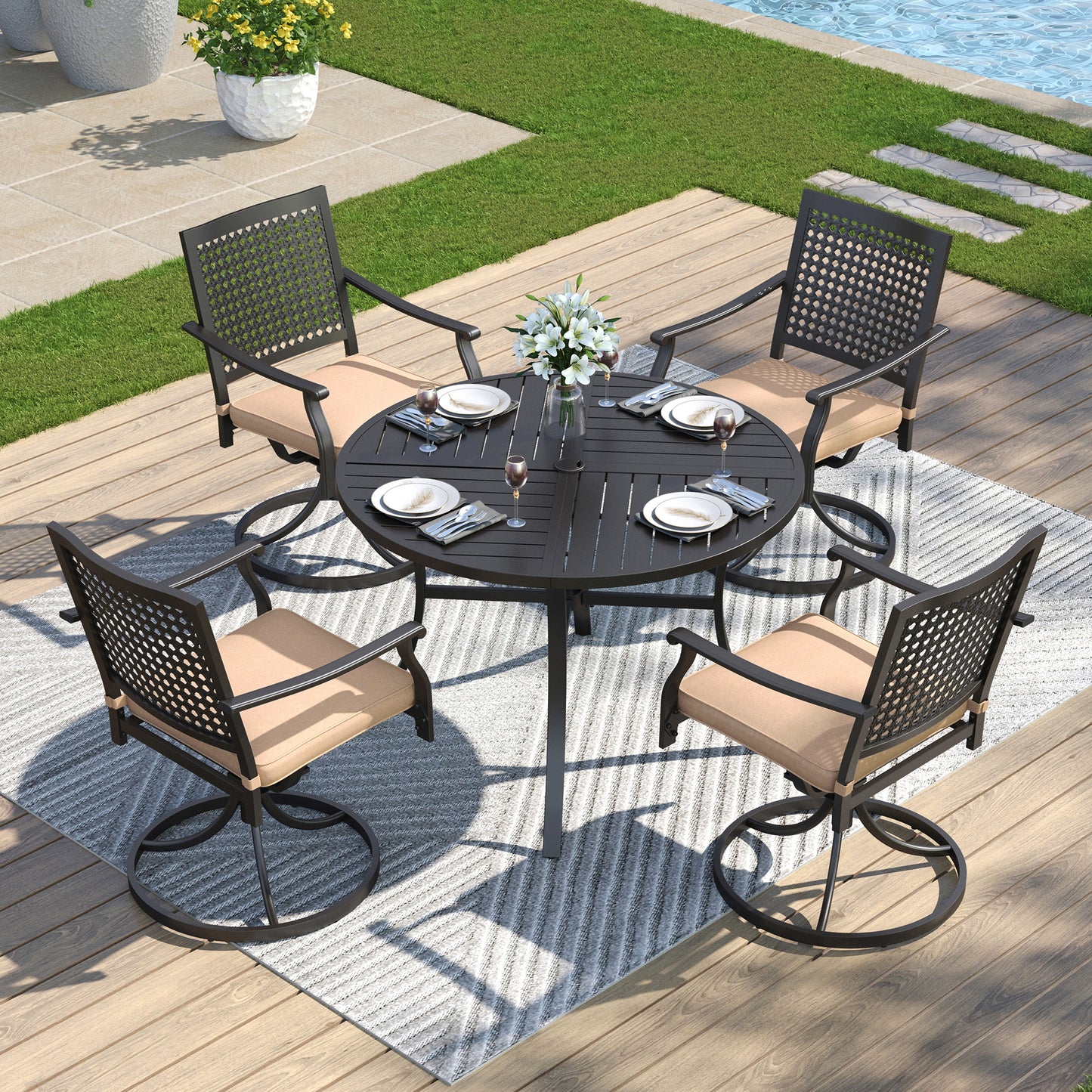 Captiva Designs 5 件套露台餐厅钢制套装，配有带顶板的圆桌和可叠放的椅子，带有网格图案